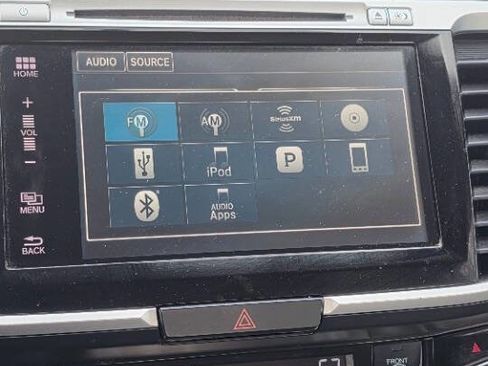 Used 2018 Honda CR-V Touring image 11