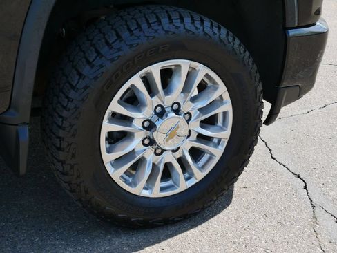 Used 2021 Chevrolet Silverado 2500 High Country w/ Z71 Off-Road Package AWD/4WD image 13