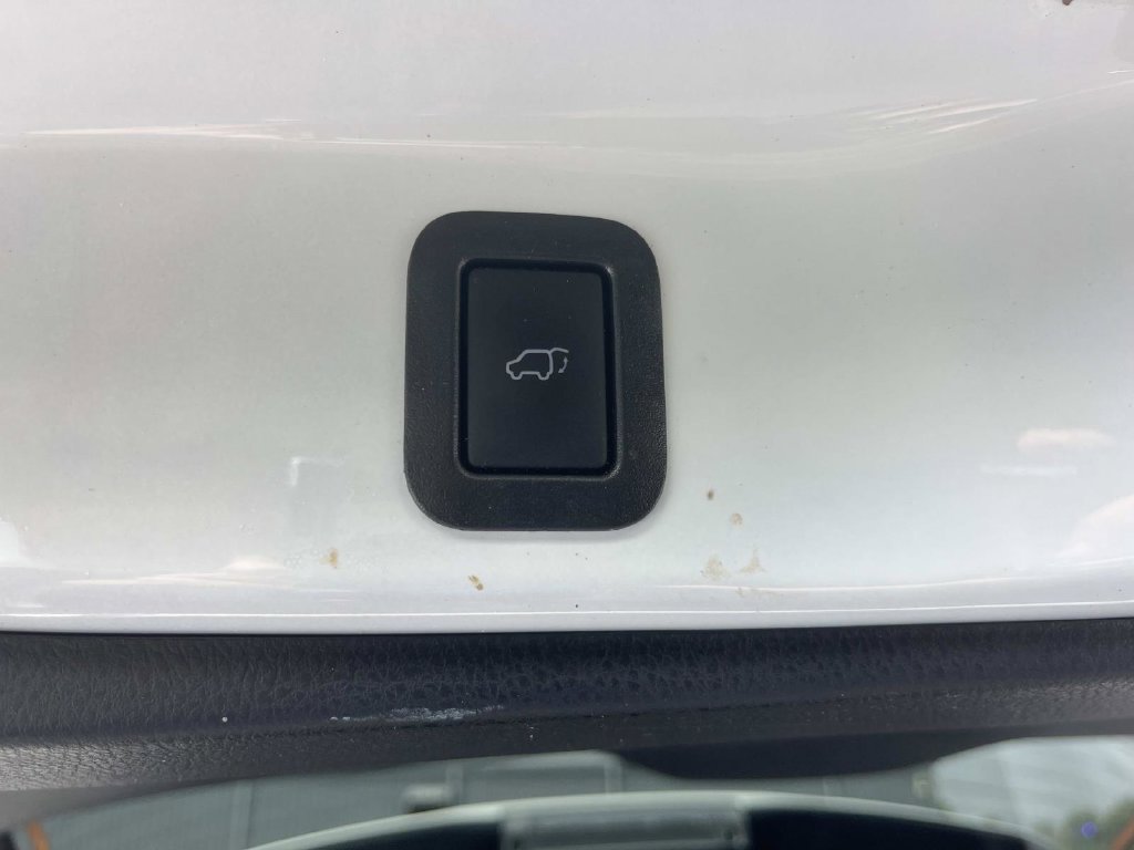 Used 2019 Toyota Highlander XLE FWD image 15