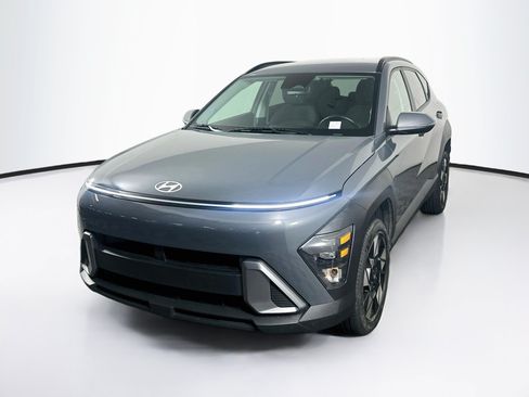 Used 2025 Hyundai Kona SEL AWD/4WD image 3