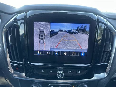 Used 2023 Chevrolet Traverse LT w/ LT Premium Package image 22