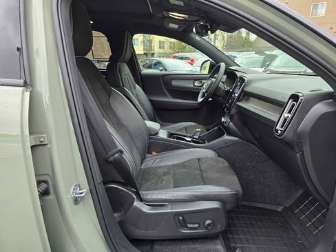 Certified 2022 Volvo XC40 P8 Recharge Ultimate image 20