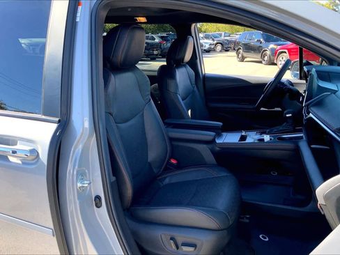 Used 2024 Toyota Sienna XSE image 8