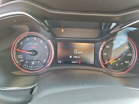 Used 2022 Chevrolet TrailBlazer RS w/ Technology Package FWD image 2
