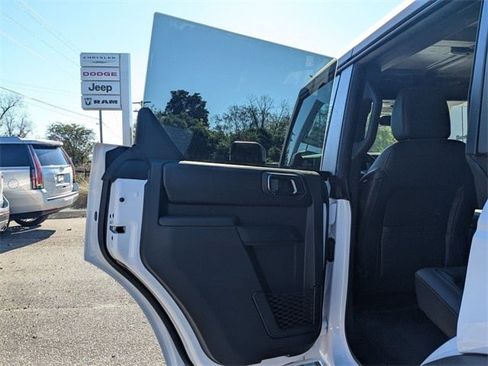 New 2025 Ford Bronco Outer Banks image 24