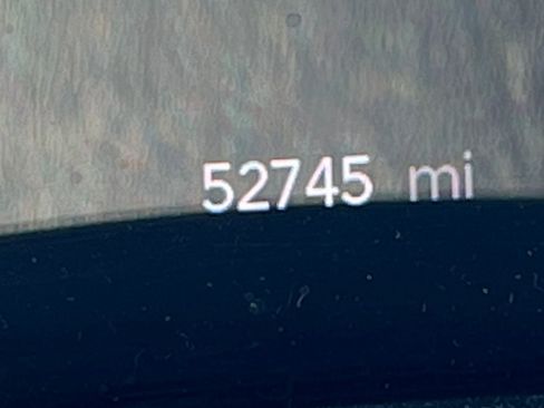 Used 2023 Chrysler Pacifica Touring-L FWD image 4