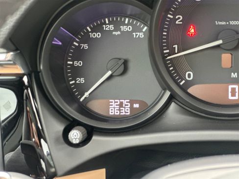 Used 2025 Porsche Macan image 31