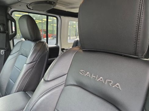 Used 2023 Jeep Wrangler Unlimited Sahara w/ Cold Weather Group AWD/4WD image 13