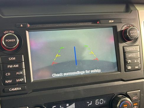 Used 2018 Nissan Titan SL AWD/4WD image 35
