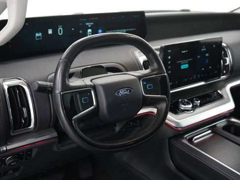 Used 2025 Ford Expedition Max Platinum AWD/4WD image 25