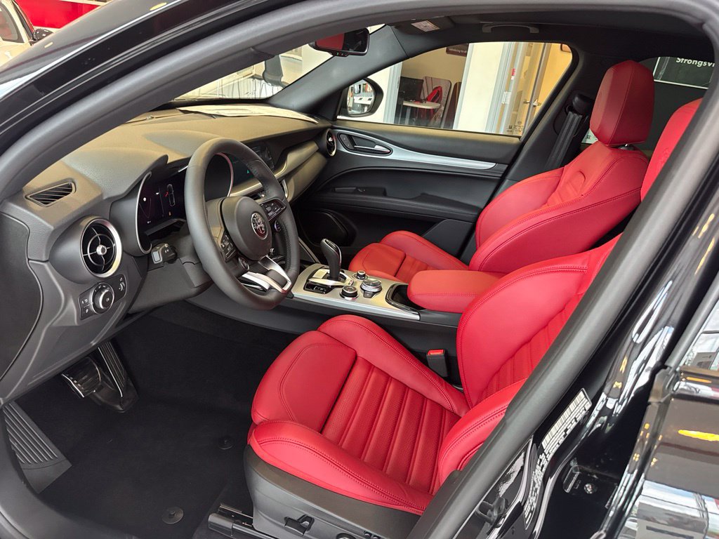 New 2026 Alfa Romeo Stelvio Sprint AWD/4WD image 15
