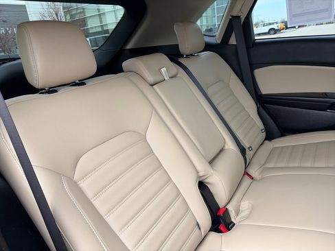 Used 2023 Ford Edge SEL w/ Convenience Package image 32