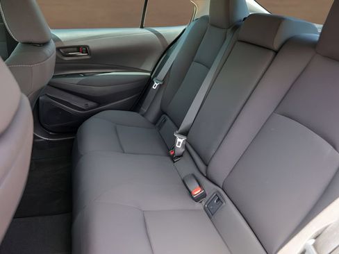 Used 2025 Toyota Corolla LE FWD image 23