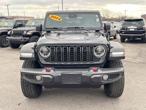 Used 2024 Jeep Wrangler Unlimited Rubicon image 2