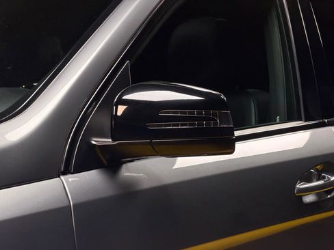 Used 2017 Mercedes-Benz GLS 550 GLS 550 Sport Utility 4D w/ Driver Assistance Package image 9