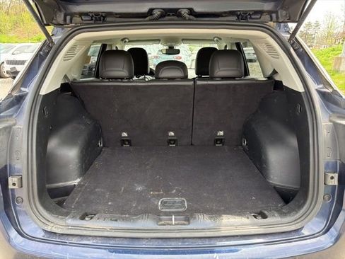 Used 2018 Jeep Compass Latitude w/ Popular Equipment Group image 12