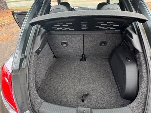 Used 2012 Volkswagen Beetle 2.0T image 21