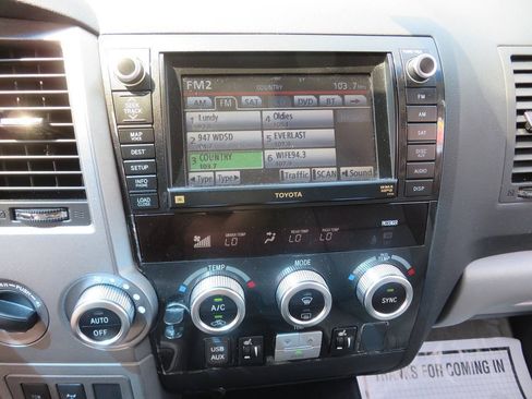 Used 2011 Toyota Sequoia Limited AWD/4WD image 19