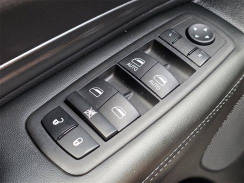 Used 2023 Dodge Durango SXT image 23