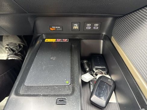 Used 2026 Toyota Camry SE w/ Convenience Package image 30