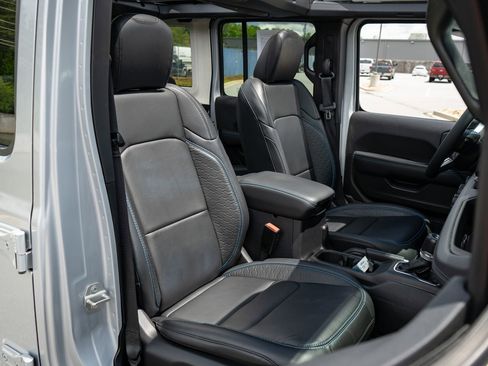 Used 2024 Jeep Wrangler High Altitude AWD/4WD image 23