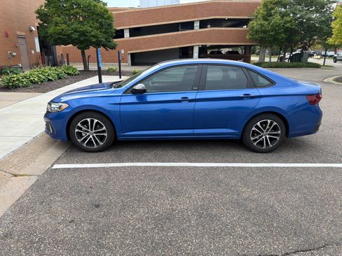 Used 2023 Volkswagen Jetta Sport FWD image 5