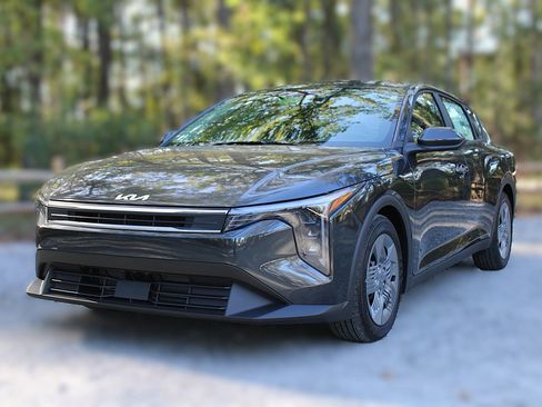 New 2025 Kia K4 LX image 3