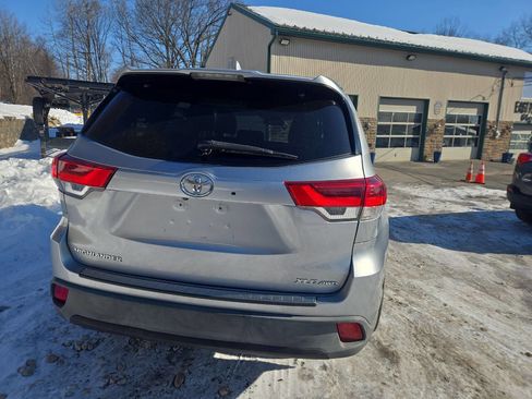 Used 2018 Toyota Highlander XLE image 6