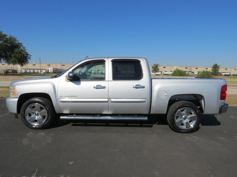 Used 2011 Chevrolet Silverado 1500 LT w/ Regional Value Package image 3