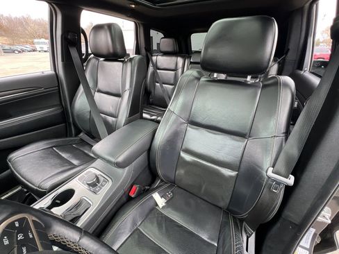 Used 2017 Jeep Grand Cherokee Limited w/ Luxury Group II image 28