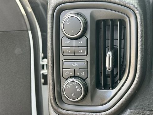 Used 2022 Chevrolet Silverado 1500 Custom Trail Boss w/ Safety Confidence Package image 15