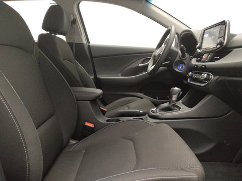 Used 2018 Hyundai Elantra GT FWD image 21