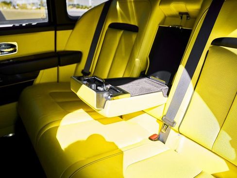 Used 2022 Rolls-Royce Cullinan Black Badge w/ Dark Exterior Package image 57