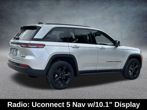 Certified 2024 Jeep Grand Cherokee Limited w/ Black Appearance Package image 7