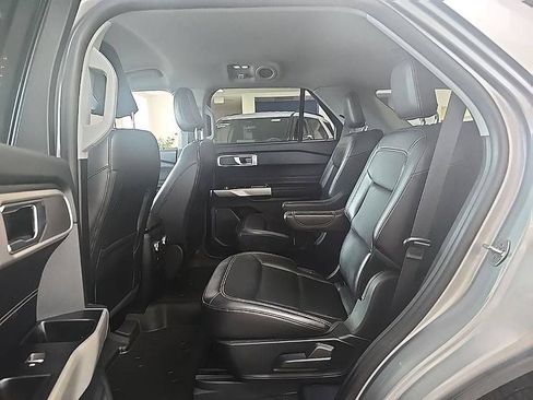 Used 2021 Ford Explorer XLT w/ Equipment Group 202A AWD/4WD image 27