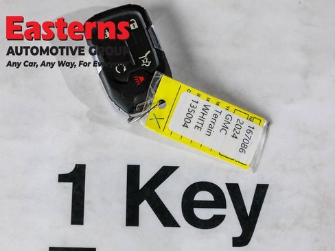 Used 2024 GMC Terrain SLT image 27