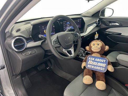 New 2026 Chevrolet Trax LT image 9