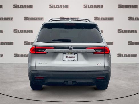 Used 2024 Toyota Grand Highlander XLE image 4