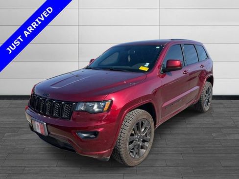 Used 2018 Jeep Grand Cherokee Altitude AWD/4WD image 5