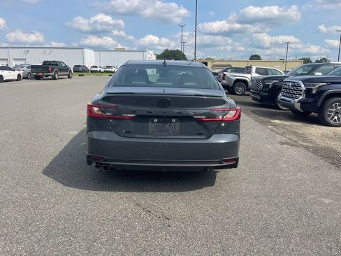 Used 2025 Toyota Camry SE FWD image 4