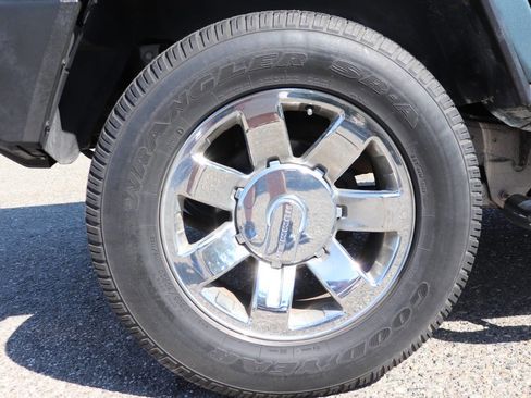 Used 2005 HUMMER H2 w/ Preferred Equipment Group image 11