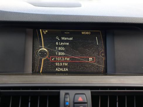 Used 2011 BMW 528i Sedan image 34