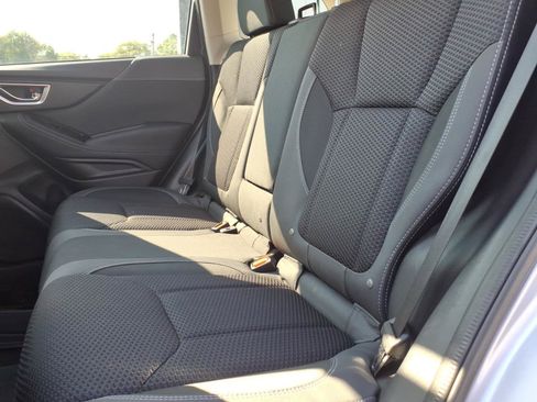 Used 2021 Subaru Forester Premium AWD/4WD image 9
