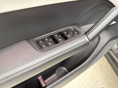 Certified 2025 Porsche Cayenne S AWD/4WD image 13