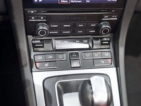 Used 2018 Porsche 718 Boxster S image 22