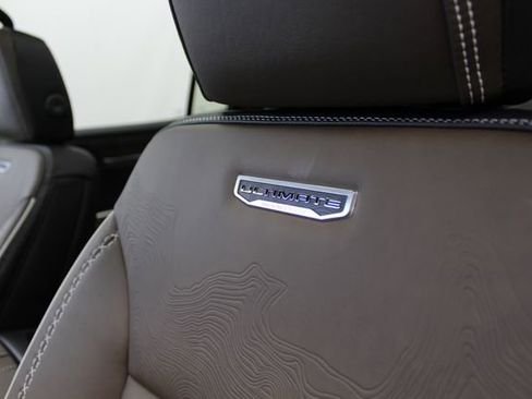 New 2026 GMC Acadia Denali Ultimate w/ LPO, Floor Liner Package AWD/4WD image 23