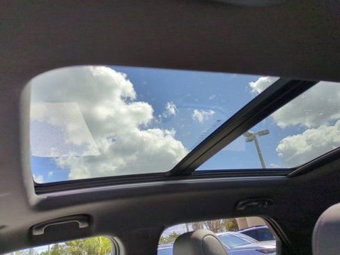 Used 2025 Chevrolet TrailBlazer RS w/ Convenience Package image 19