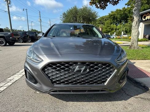 Used 2019 Hyundai Sonata SEL w/ Tech Package 02 FWD image 3