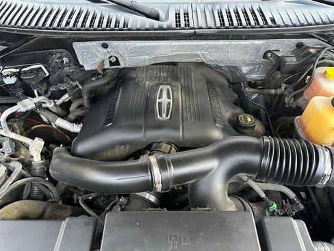 Used 2016 Lincoln Navigator Select image 34