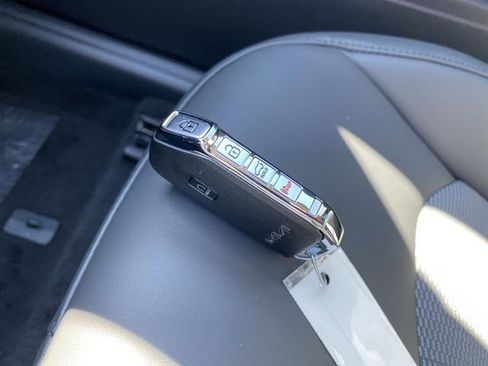 New 2026 Kia Niro EX FWD image 47